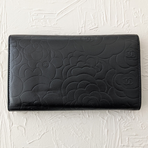 Chanel Camellia wallet - Picture 2 of 12